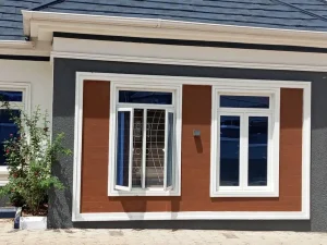 Smart 4-Bedroom Bungalow in Rayfield for sale 1